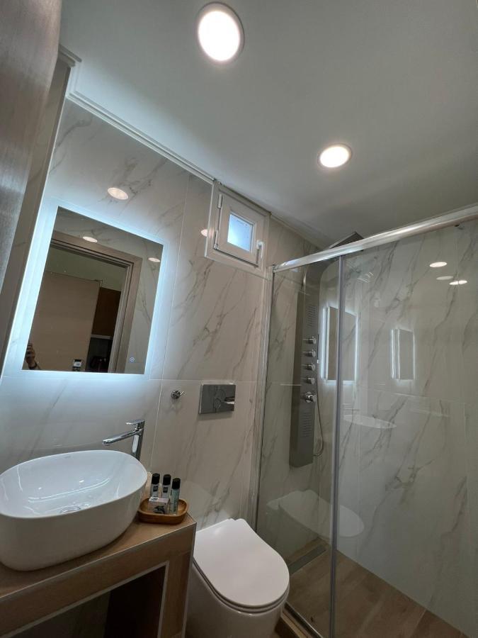 Wide Blue Luxury Boutique Suites Neos Marmaras Luaran gambar