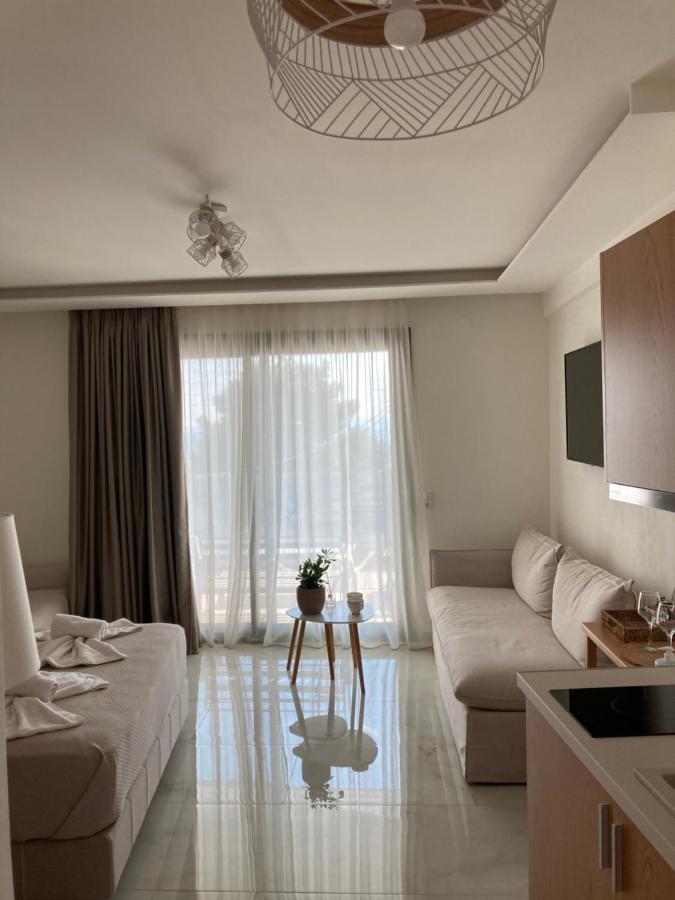 Wide Blue Luxury Boutique Suites Neos Marmaras Luaran gambar