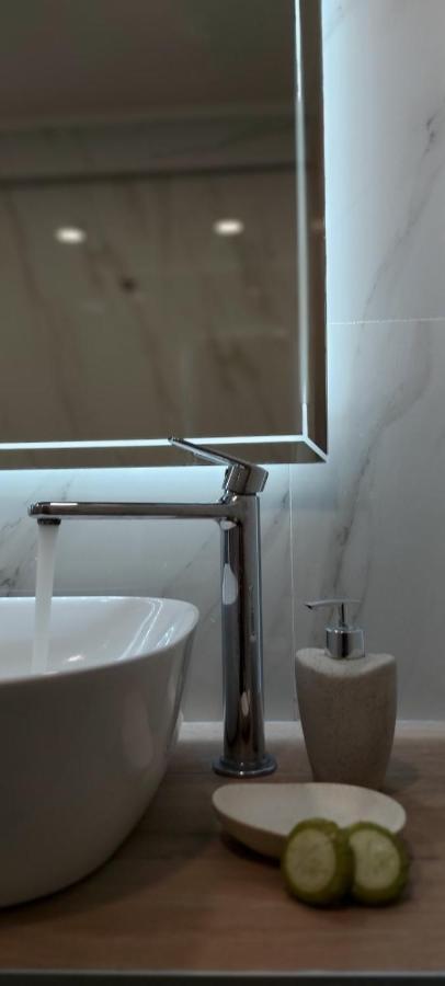 Wide Blue Luxury Boutique Suites Neos Marmaras Luaran gambar