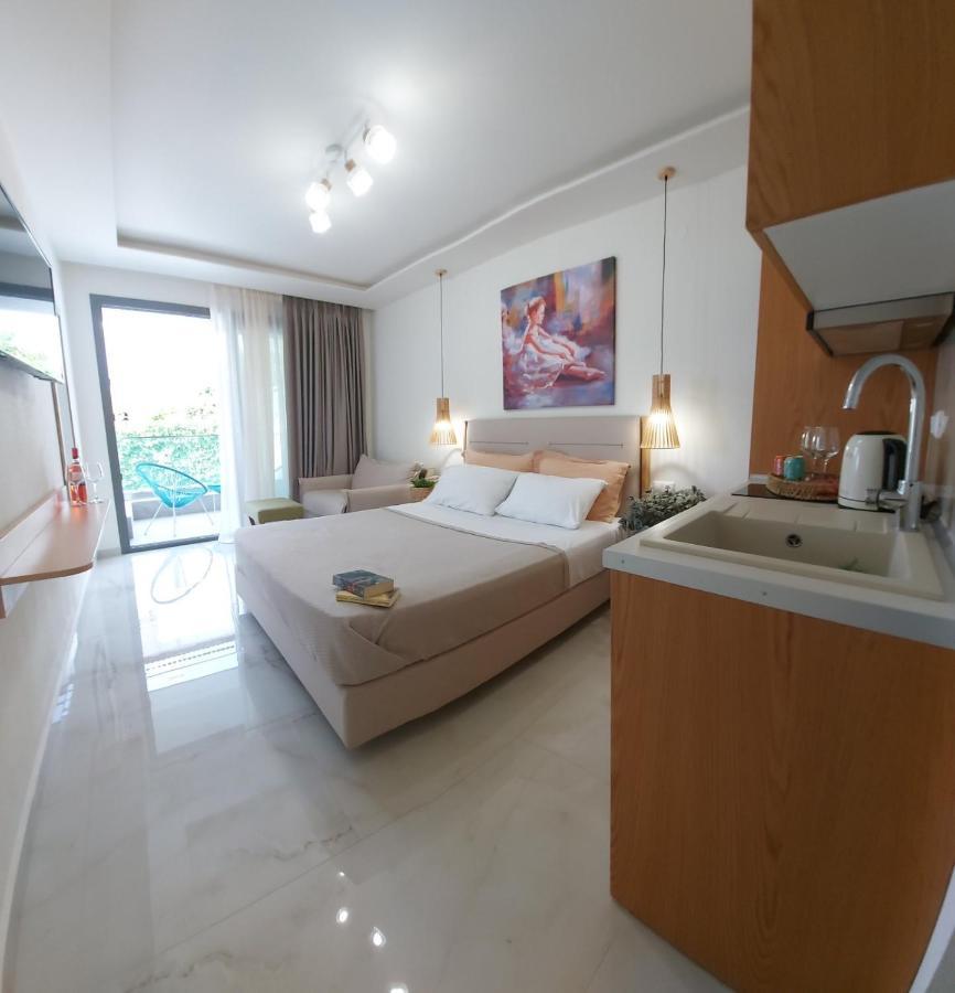 Wide Blue Luxury Boutique Suites Neos Marmaras Luaran gambar