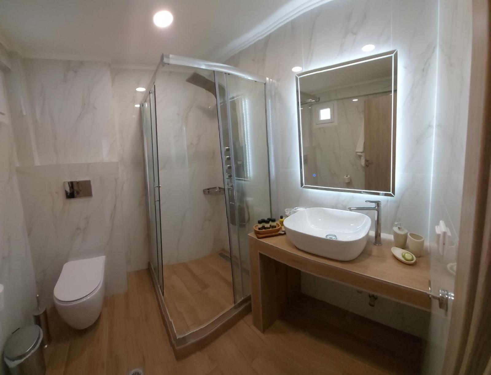 Wide Blue Luxury Boutique Suites Neos Marmaras Luaran gambar